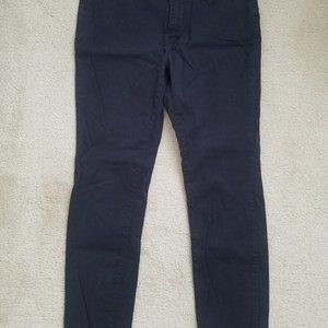 Buffalo David Bitton Size 10, black, mid-rise skinny stretch pants